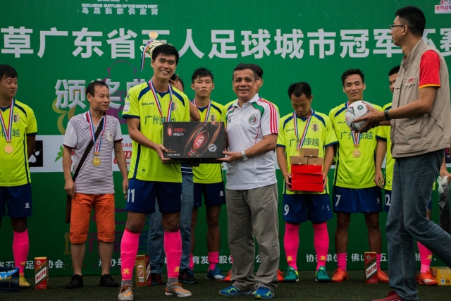 重庆铜梁龙足球俱乐部招募年轻球员 2015-2017年出生者